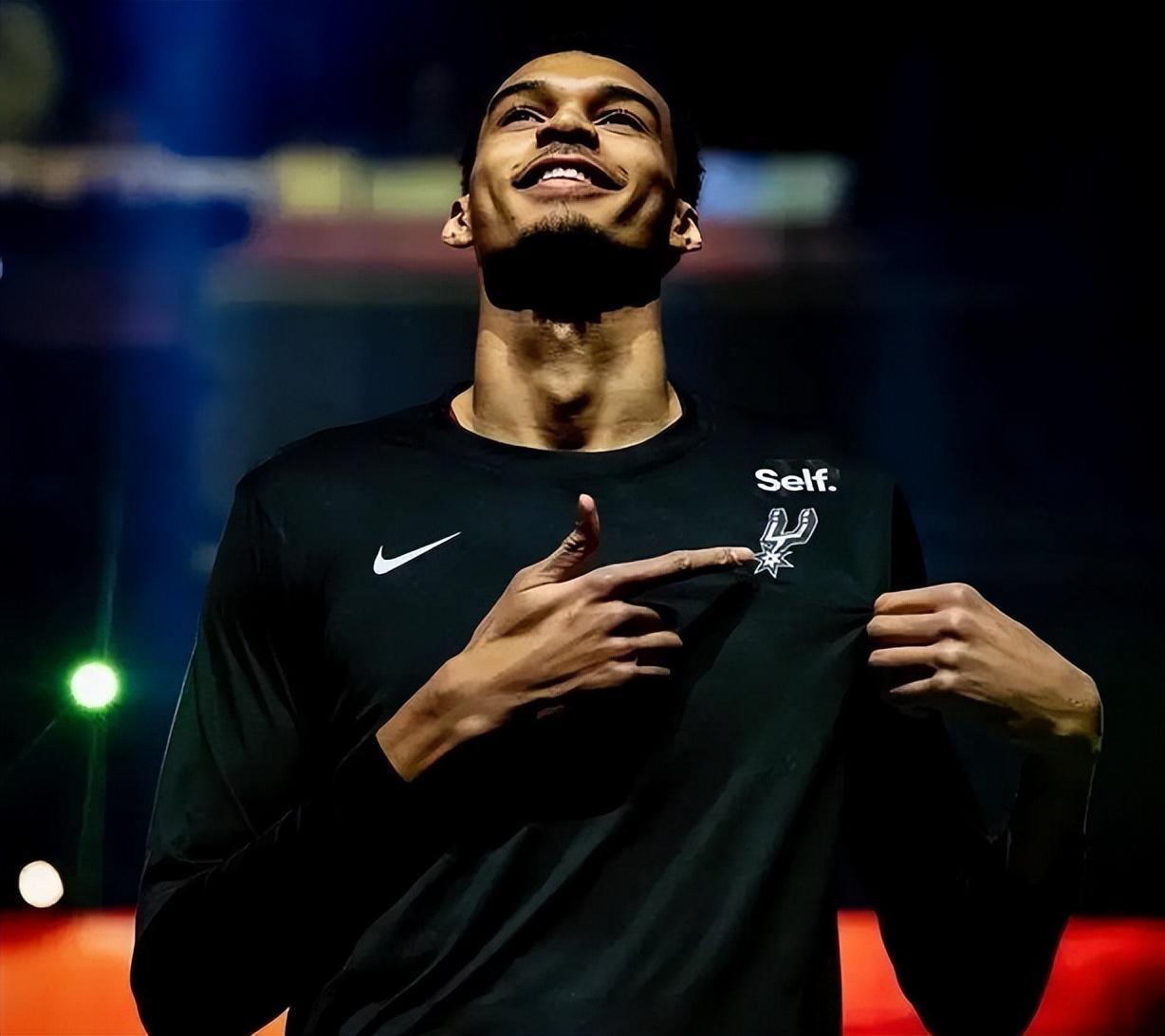 预测-32分12板8助2断4帽！文班亚马复制姚明神迹，战神卡要小心了